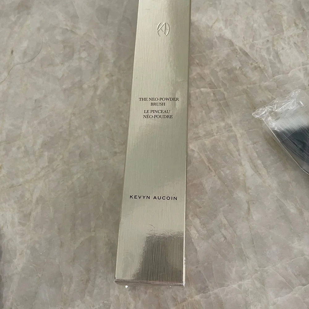Kevyn Aucoin The Neo Powder Brush - 122-8262